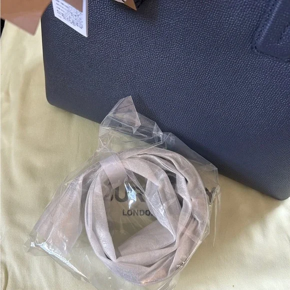 NWT Burberry banner bag navy - Picture 4 of 5